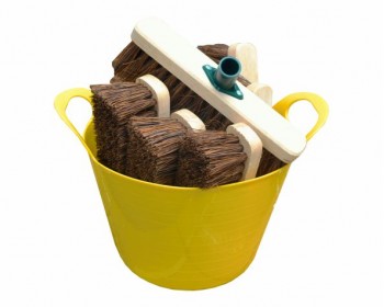 Bucket of 10in Bassine Bristle Brush Heads With Sockets